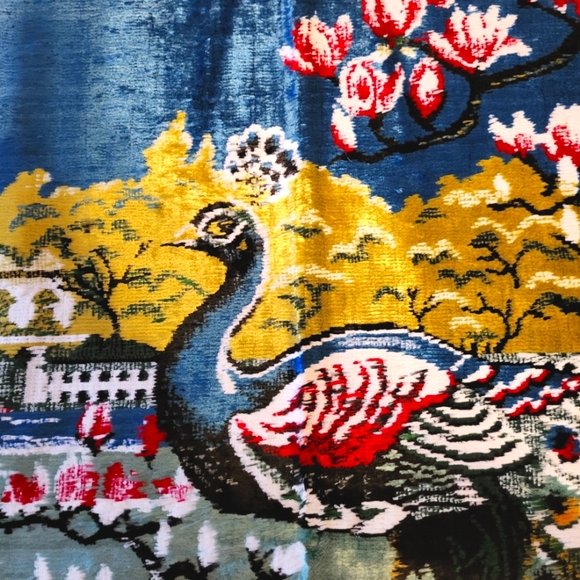 Vintage Peacock Tapestry  Velveteen, Swan brand, made in China in 60th - Picture 2 of 6